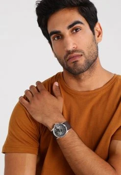 Brand new 👏 Diesel MASTER CHIEF - ⌚ Watch - Braun 🧨