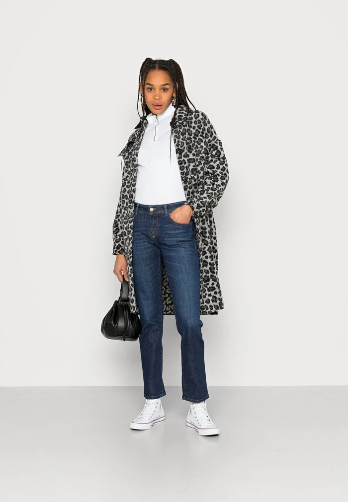 Hot Sale 🔥 2002 DIESEL LIBRARY - Straight Leg Jeans - Denim 🔔 4 Hot Sale 🔥 2002 DIESEL LIBRARY - Straight Leg Jeans - Denim 🔔 - Image 2