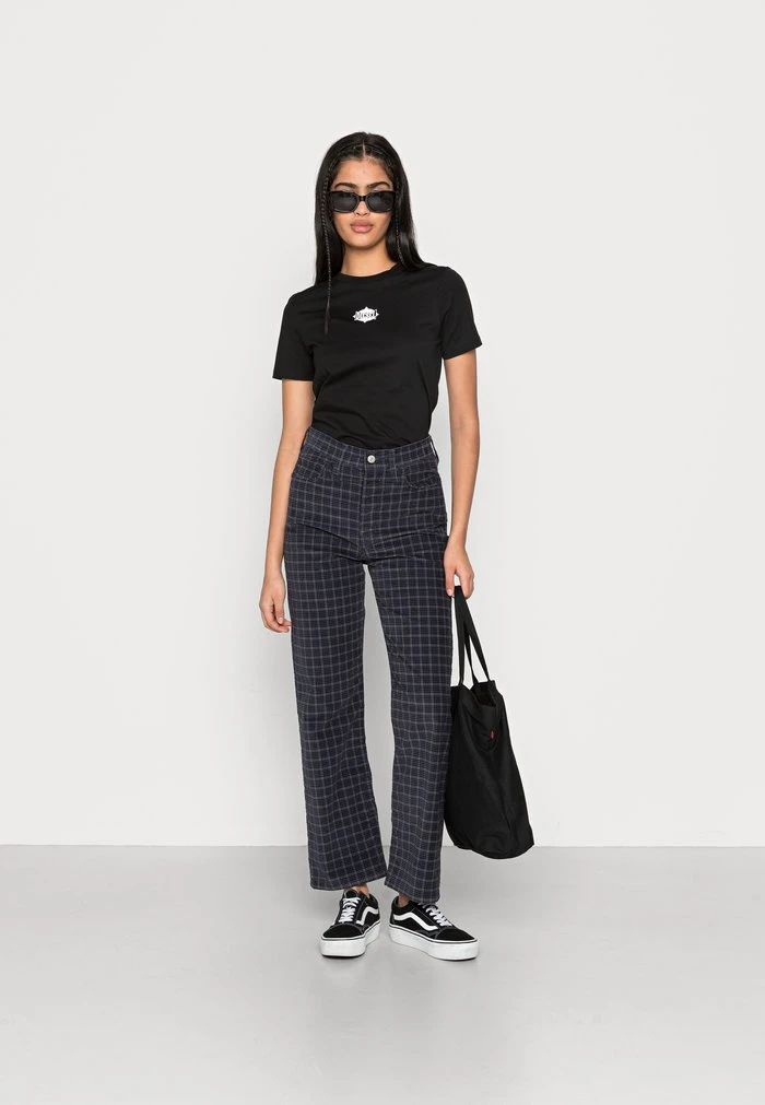 Deals βοΈ Diesel T-REG-C25 - Basic T-shirt - Black π 4 Deals βοΈ Diesel T-REG-C25 - Basic T-shirt - Black π - Image 2