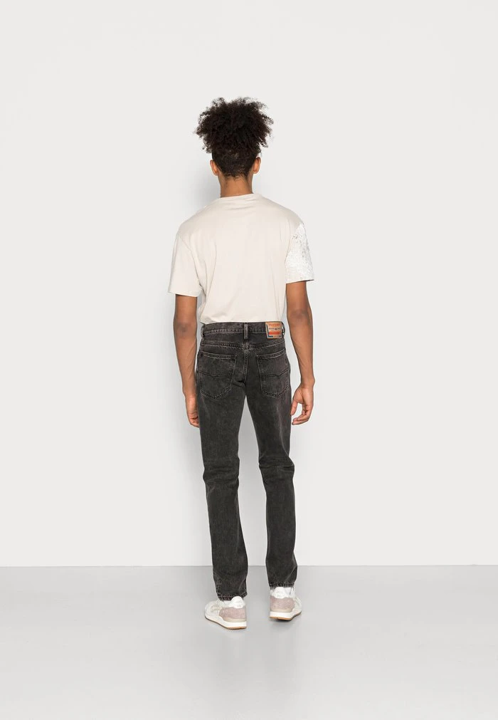 Brand new โ๏ธ 1995 DIESEL LIBRARY - Straight Leg ๐ Jeans - 09b87 02 โ๏ธ 5 Brand new โ๏ธ 1995 DIESEL LIBRARY - Straight Leg ๐ Jeans - 09b87 02 โ๏ธ - Image 3