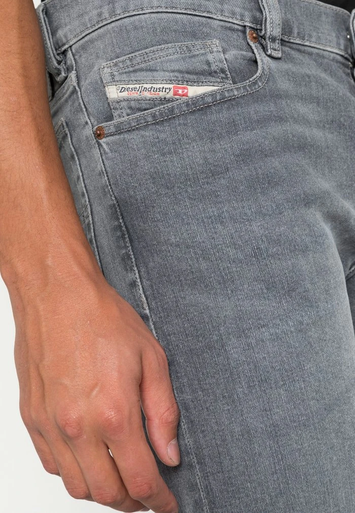 Brand new ❤️ Diesel MIHTRY - Straight Leg 🎁 Jeans - 0gdap 07 🎉 7 Brand new ❤️ Diesel MIHTRY - Straight Leg 🎁 Jeans - 0gdap 07 🎉 - Image 5