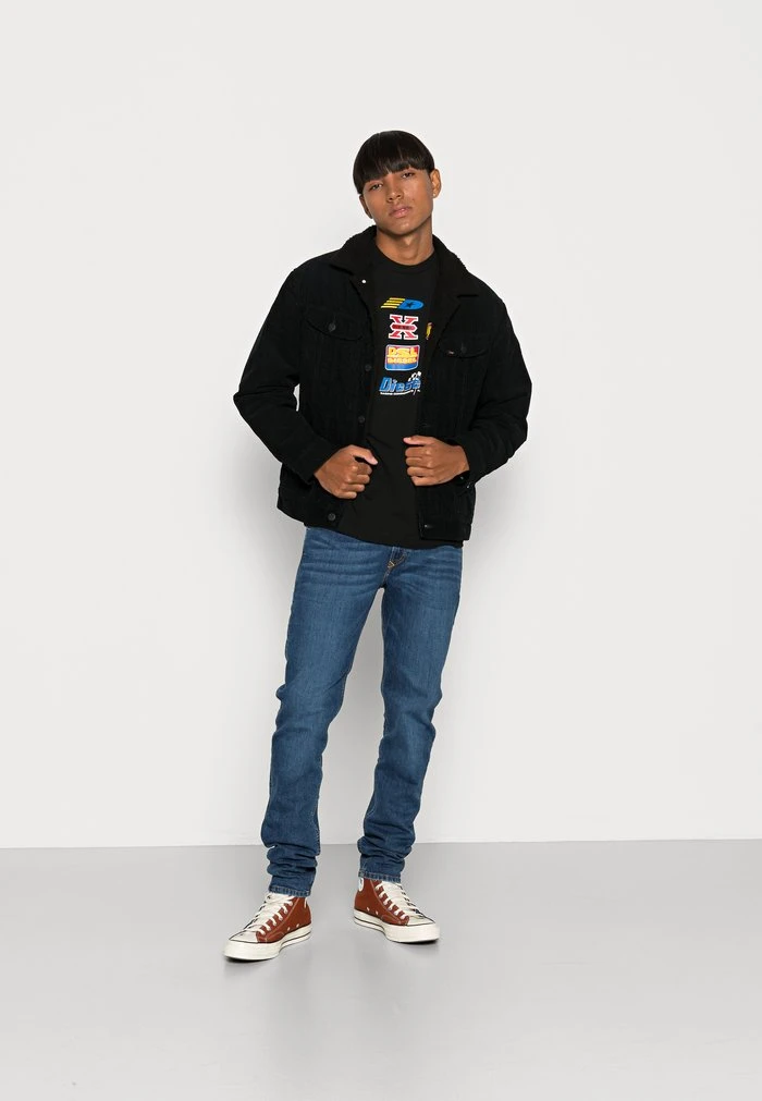 Best Pirce ๐ Diesel JUST - Print T-shirt - Black โ๏ธ 4 Best Pirce ๐ Diesel JUST - Print T-shirt - Black โ๏ธ - Image 2