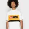 Promo 🎉 Diesel STREAP DIVISION - Print T-shirt - White 🎁 2 Promo 🎉 Diesel STREAP DIVISION - Print T-shirt - White 🎁 -Vivid Styles Shop f2764454fd584059981ba0ff70be9117